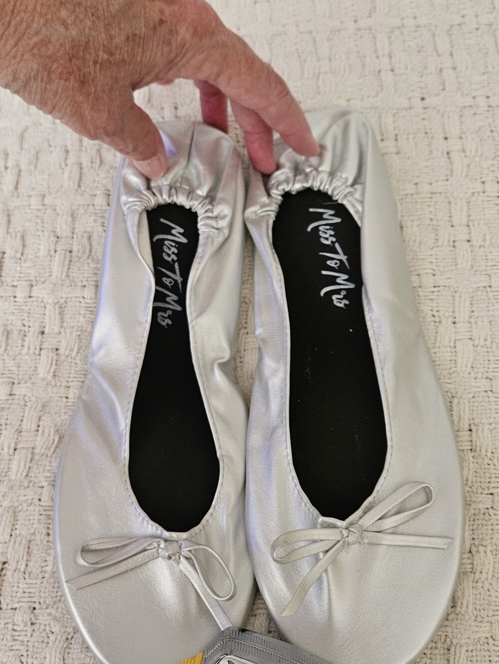 Mossimo Supply Co. Silver Metallic Ballet Flats